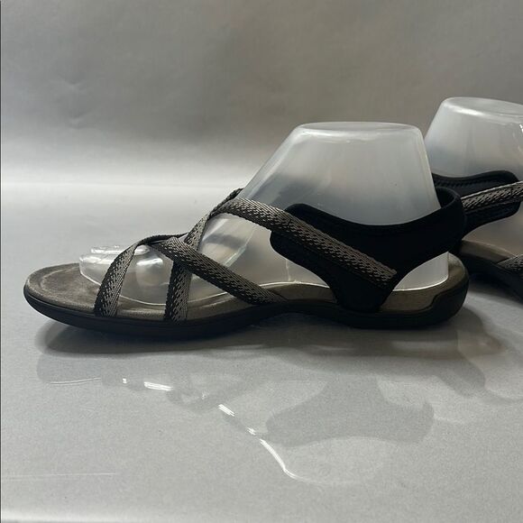 Merrell Women’s Strappy Comfort Sandals – Black/Charcoal
| size 9 | 1565 - Picture 4 of 13